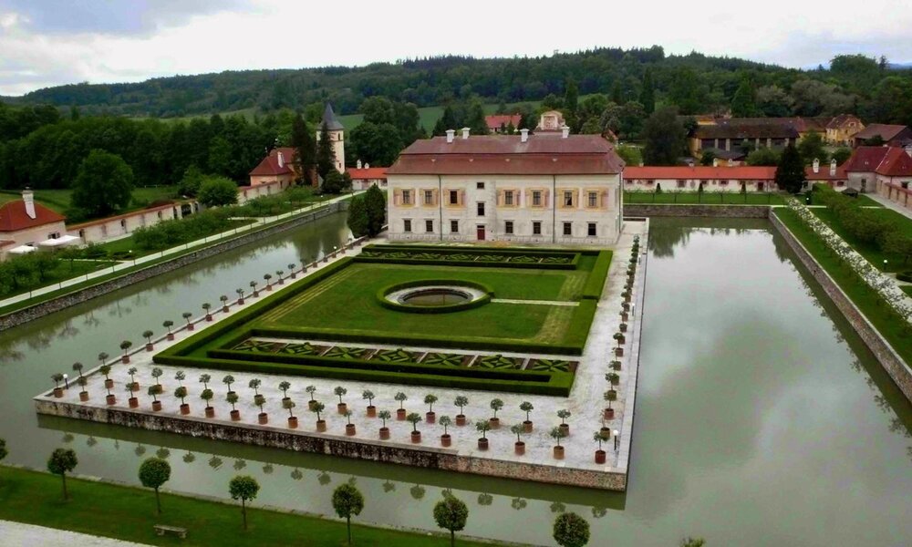 Zámek Kratochvíle od severu (foto Kožušník)